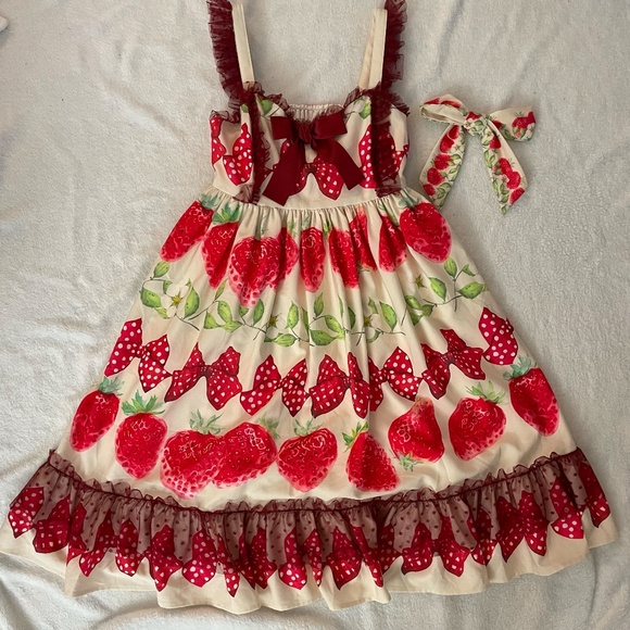 BacioBouquet Strawberry Jumpskirt JSK lolita dress with matching hair accessory - Picture 1 of 5